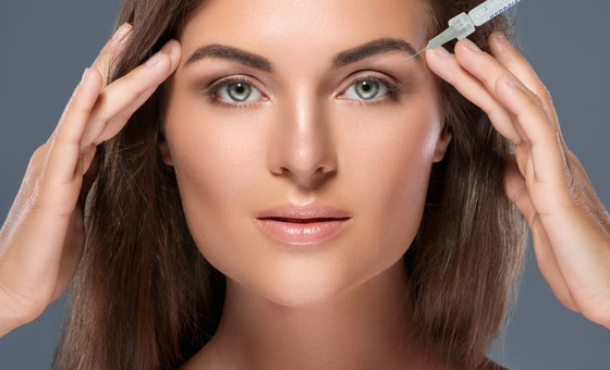 Göz Çevresindeki İnce Kırışıklıkları Gidermek İçin 1ml 2ml Enjekte Edilebilir Hyaluronik Asit Jeli